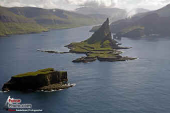 Faroe Islands, Klaksvik, Gshlmur and Tindhlmur